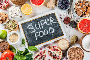  Uppsättning av hälsosam superfoods - bönor, baljväxter, nötter, frön, gröna, frukt och grönsaker